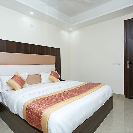 Oyo 11505 Hotel Classic Park New Delhi Buitenkant foto