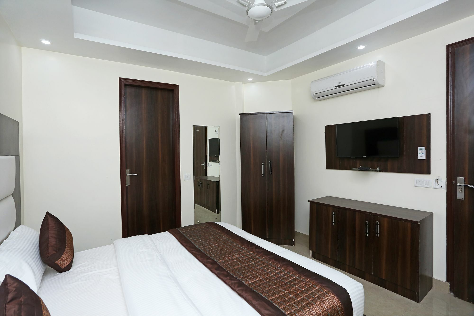 Oyo 11505 Hotel Classic Park New Delhi Buitenkant foto